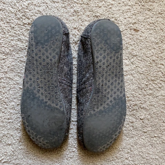 TOMS Grey Tweed slip ons - Picture 3 of 4
